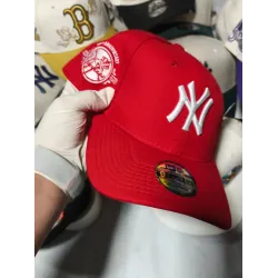 Gorra NY color rojo con bordado frontal