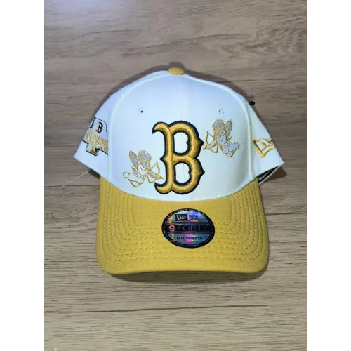 Gorra Snapback Boston Red Sox New Era 9FORTY Blanco y Dorado con Ángeles